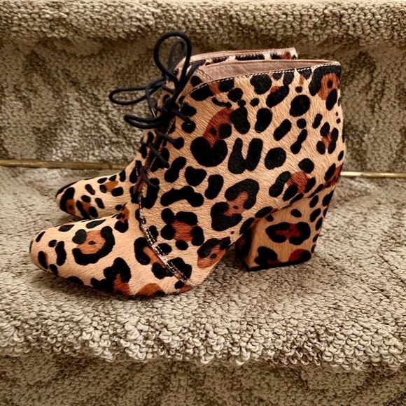 EEUC Kate Spade New York Roger Leopard Calf Hair Lace Up Ankle Boot Bootie 8 M - Picture 5 of 7